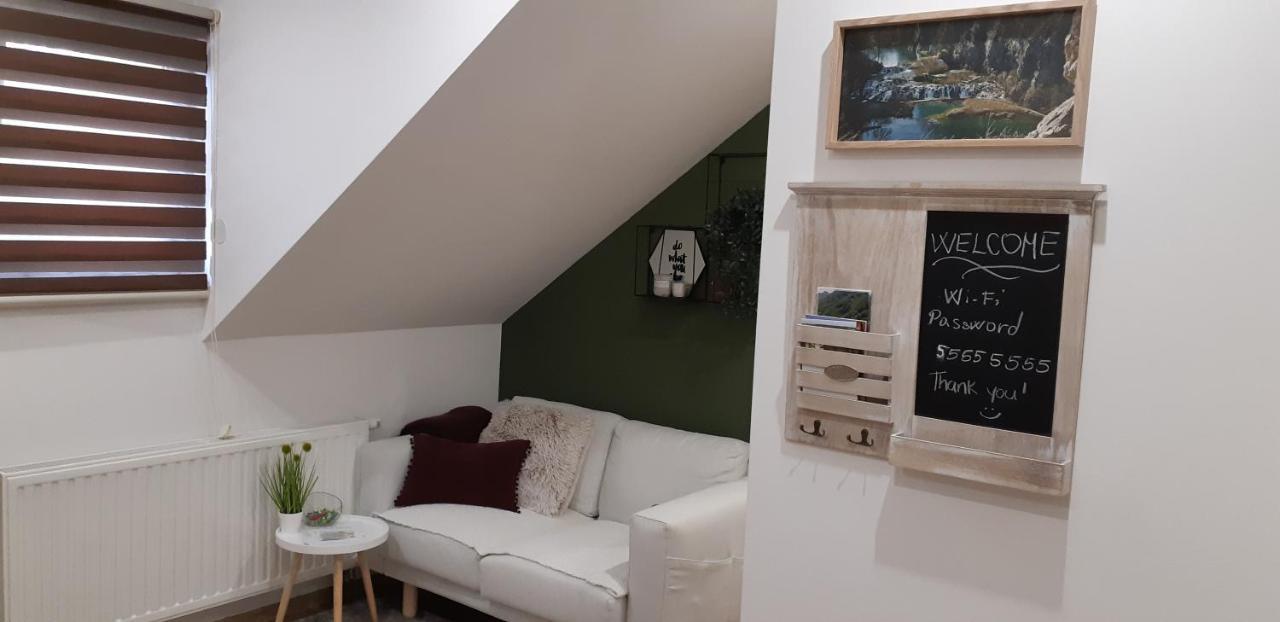 Licko Petrovo Selo Apartments Woodnotes מראה חיצוני תמונה
