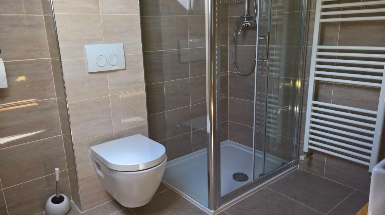 Licko Petrovo Selo Apartments Woodnotes מראה חיצוני תמונה